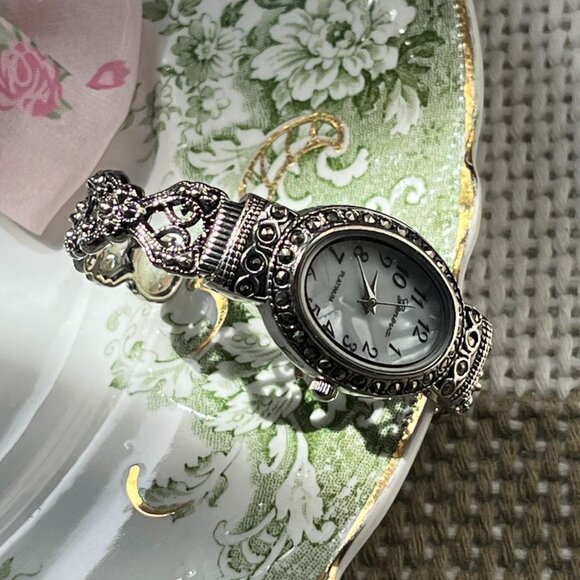 Vintage Antique Dainty Silver Tone Bangle Watch - Picture 1 of 4